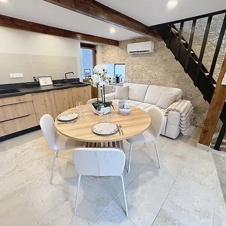 Ecrin Medieval Cosy A 2 Pas De La Cathedrale, Lit De Gamme, Wifi *