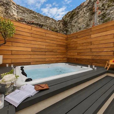 Ecrin Medieval Cosy A 2 Pas De La Cathedrale, Lit De Gamme, Wifi *