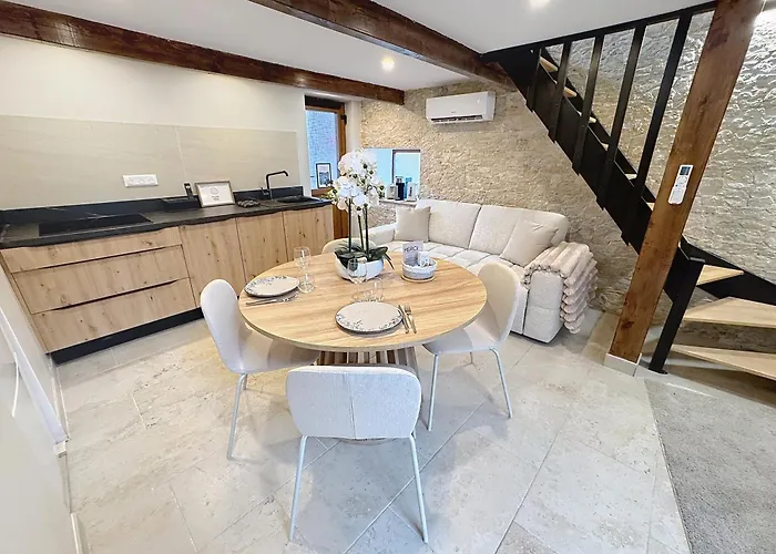 Ecrin Medieval Cosy A 2 Pas De La Cathedrale, Lit De Gamme, Wifi *